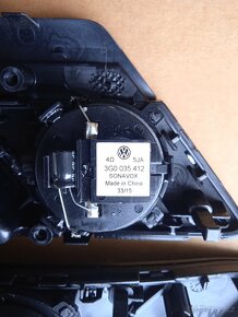Passat B8 lišty dveří , kliky, reproduktotory - 7