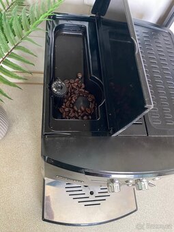 Delonghi Magnifica ESAM 04.110 B + návod - 7