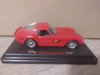 BBURAGO - modely 1:24; MAISTO - 7