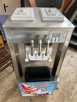 Zmrzlinový stroj BQ332 - 7