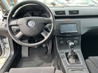 Volkswagen Passat 1.6 FSi 85 kW rok 2007 - dvě sady kol - 7