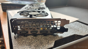 Gygabite GeForce RTX 3050 GAMING OC 8G - 7