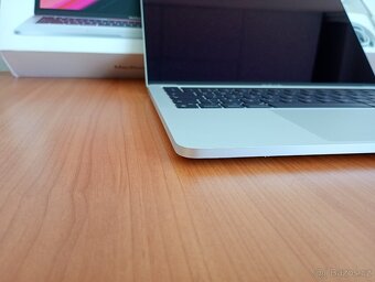 MacBook PRO 13 palců M1 chip 8 RAM 256 SSD NOVÝ 14cyklů - 7
