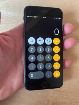 Balicek Iphonů, SE16gb, 2x8 64gb - 7