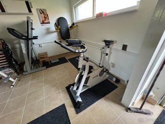 Pronajmeme dvojgaráž-posilovnu - 7