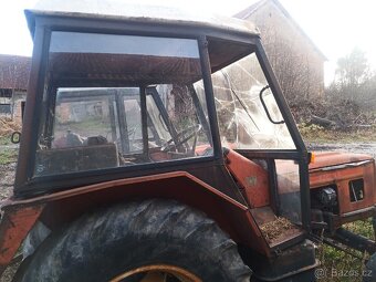 Kabiny z traktorů Zetor 7011 - 7