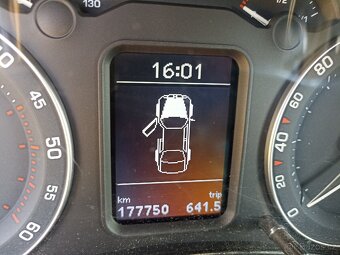 Škoda Octavia combi 2.0 TDI - 7
