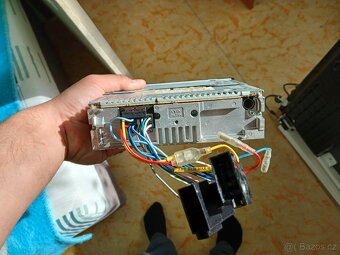 autoradio sony xplod cdx-gt20+pouzdro na panel - 7