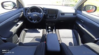 MITSUBISHI OUTLANDER 2,0 MIVEC 2WD CVT 5 M - 7