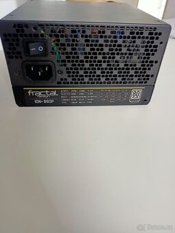 Zdroj 860W 80+ Platinum Fractal ion+ 860p - 7
