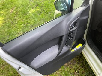 Prodám Citroen C 3 r.v. 2011 54 KW, naj.204 500km, 1360 ccm - 7