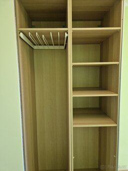 Šatní skříň Ikea Pax s posuvnými dveřmi - 7