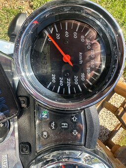 Suzuki GSX 1400 - 7