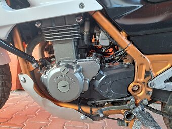 Kawasaki KLE 500 + druhý motor + díly a příslušenství - 7