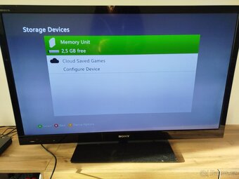 XBOX 360 slim + Kinect + 2 ovladače + 14 her - 7