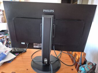 LCD Philips 328P6VU 32" 4k UHD 3840 × 2160 USB-C - 7
