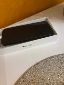 iPhone 15 černá barva 128gb top stav jako nový - 7