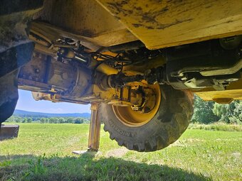 Komatsu  WB97S Závada Pojezdu+1x Bagr na díly v ceně - 7