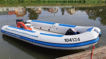 loď, lodní motor, člun quicksilver, evinrude johnson - 7
