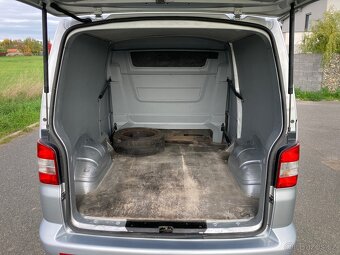 VW Transporter T5 2012 - 2.0 TDi/ 103 kW - 7