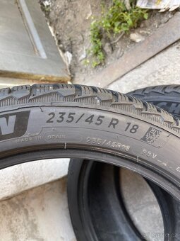 Zimní pneum 235/45/18 Michelin Pilot Alpin 5 - 7