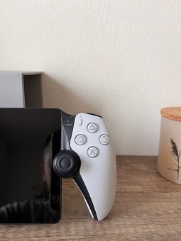 PlayStation 5 Portable - 7