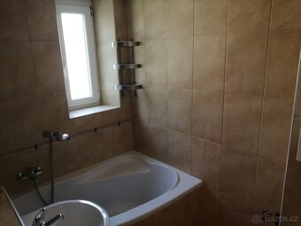 Pronájem 2+1, ulice Dornych, centrum (u Vaňkovky), 60 m2, ko - 7