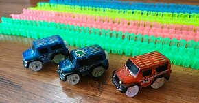 Svítící autodráha + 3 led autíčka - 7