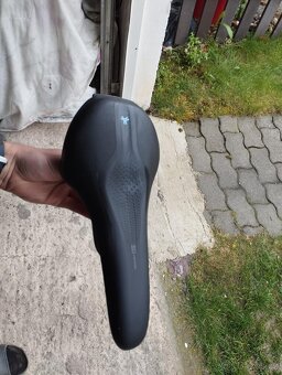 Cyklo přebytky, pláště, sedlo, sedlovky - 7