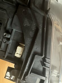 Přední pravé světlo BMW e46 (xenon) - 7