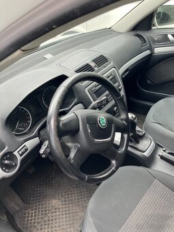 PRODEJ AUTOMOBILU ŠKODA OCTAVIA 8B6 0183 - 7