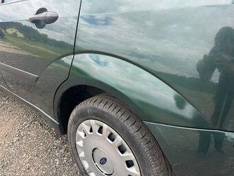 Ford Focus 1.6i Ghia - 7