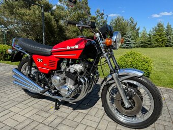 Ducati,Triumph,Honda,Suzuki,Kawasaki,KTM,Benelli,BMW - 7