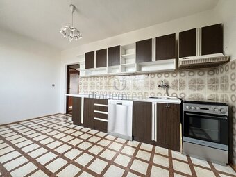 Prodej, rodinný dům se zahradou 606 m2 - Jindřichův Hradec - - 7