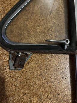 Škoda Octavia apod. - větrací okna včetně originál těsnění - 7