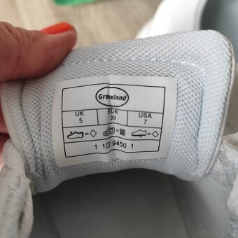 Krásné bílé tenisky jako N.O.V.É. vel. 39 - 7