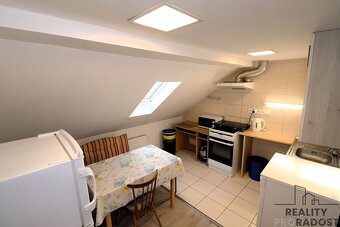 Pronájem velkého (100m²) podkrovního bytu bytu 3+kk v Ivanč - 7