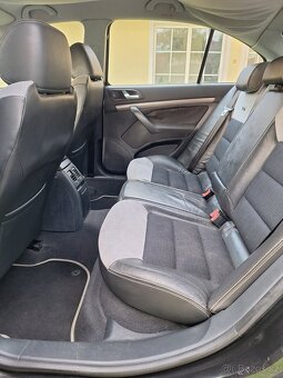 Škoda Octavia II 1.9 TDI 77kw - na díly - 7