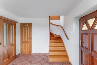 Prostorný dům se dvěma jednotkami a vzrostlou zahradou - 7