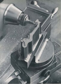 Originální vyosovací zařízení Deckel FP - 7