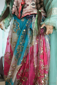 Porcelánová panenka Manisha od Annette Himstedt z roku 2003 - 7