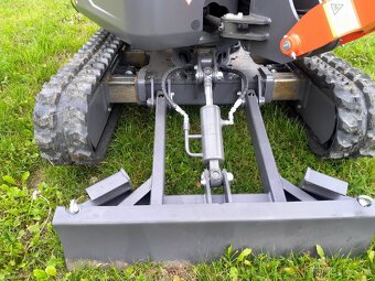 Minirypadlo 1,6 t s hydraulickým palcem - 7