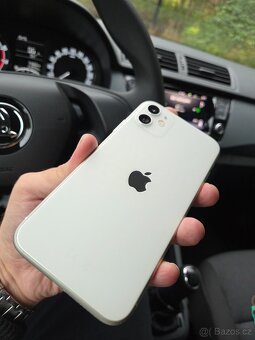 Apple iPhone 11 64GB White - baterie 88% - 7