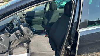 Peugeot 5008 2.0HDi 110kW Pano,Navi,PDC - 7