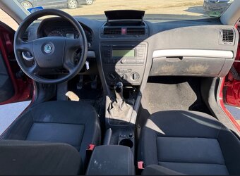 Škoda Octavia II Combi 2.0i 110kw, manuál, původ DE - 7