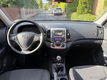 Prodám Hyundai i30 1.4i 77kw/105K - 7