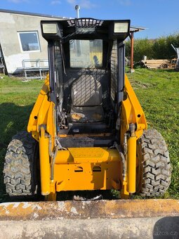 Smykový nakladač Case XT 60 strongco - 7