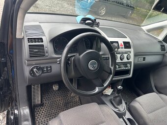 VW Touran 2,0TDI 100 KW r.v.2004 7 mist. - 7