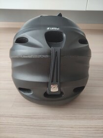 Lyžařské helmy Bollé a Giro - 7