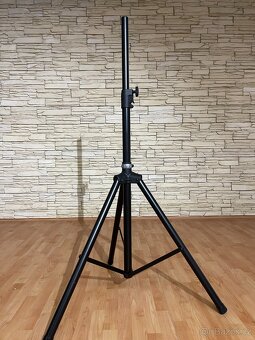 KOMPLETNÍ SESTAVA QSC - mix, aktivní subwoofer, aktivní boxy - 7